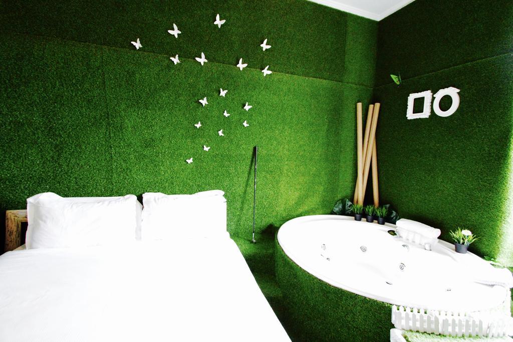 Jacuzzi Rooms Roma Exterior foto